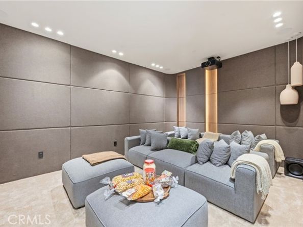 16782 Otsego, Encino (los Angeles) CA 91436