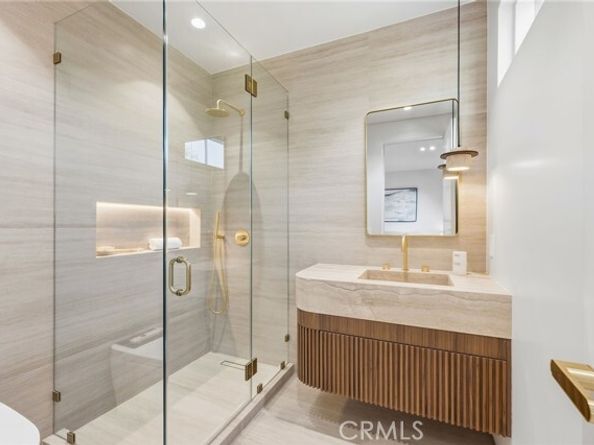 16782 Otsego, Encino (los Angeles) CA 91436