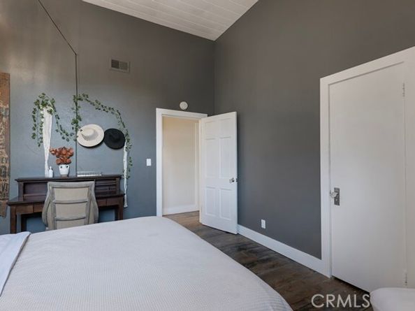 4267 Canoga Avenue, Woodland Hills (los Angeles) CA 91364