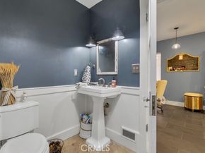 4267 Canoga Avenue, Woodland Hills (los Angeles) CA 91364