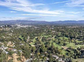 4267 Canoga Avenue, Woodland Hills (los Angeles) CA 91364