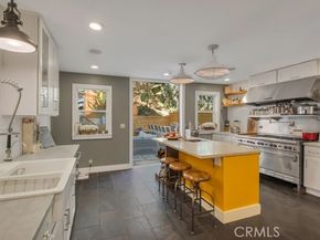 4267 Canoga Avenue, Woodland Hills (los Angeles) CA 91364