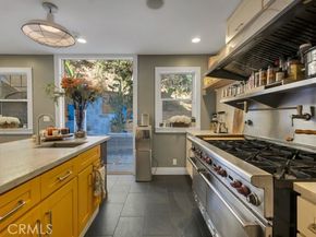 4267 Canoga Avenue, Woodland Hills (los Angeles) CA 91364