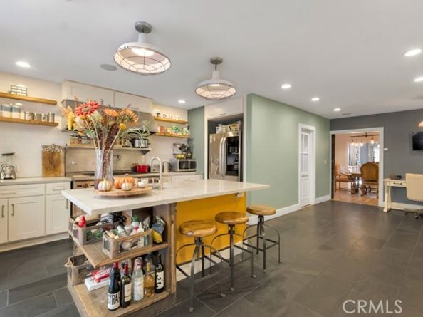 4267 Canoga Avenue, Woodland Hills (los Angeles) CA 91364