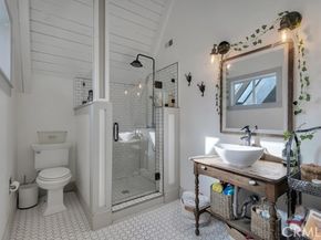 4267 Canoga Avenue, Woodland Hills (los Angeles) CA 91364