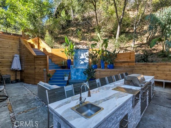 4267 Canoga Avenue, Woodland Hills (los Angeles) CA 91364