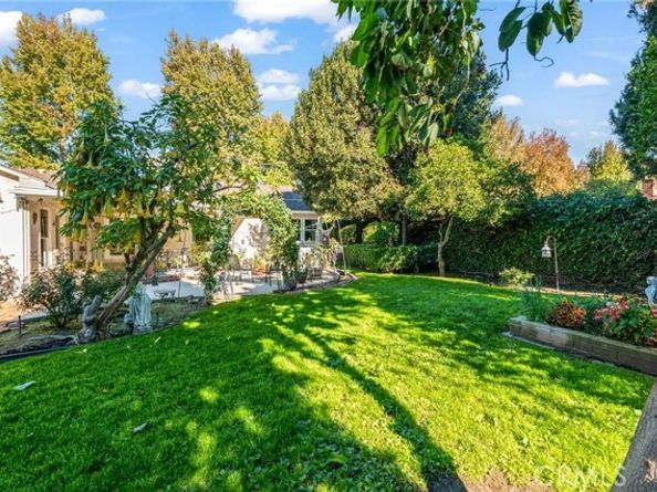 16458 Calahan, North Hills (los Angeles) CA 91343