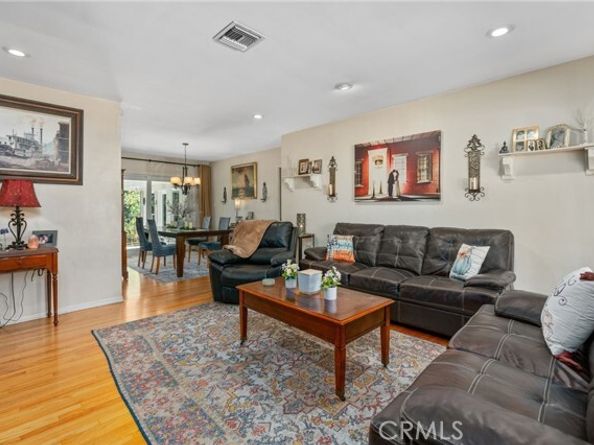 16458 Calahan, North Hills (los Angeles) CA 91343