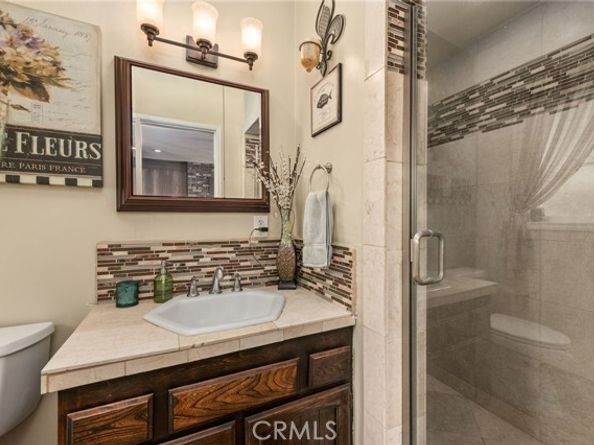 16458 Calahan, North Hills (los Angeles) CA 91343