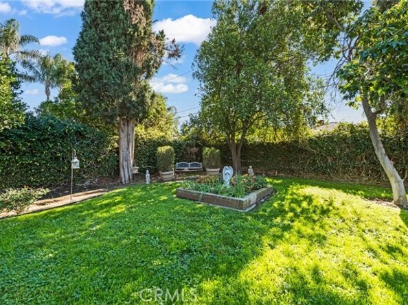 16458 Calahan, North Hills (los Angeles) CA 91343
