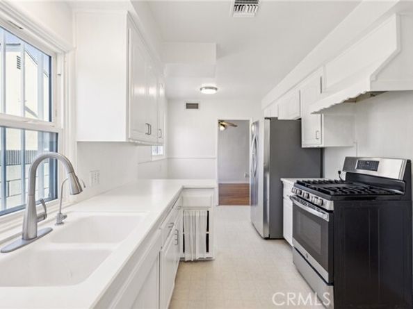 10536 Andasol Avenue, Granada Hills (los Angeles) CA 91344
