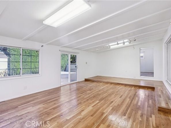 10536 Andasol Avenue, Granada Hills (los Angeles) CA 91344