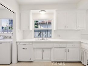10536 Andasol Avenue, Granada Hills (los Angeles) CA 91344