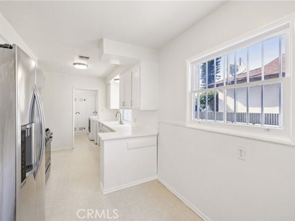 10536 Andasol Avenue, Granada Hills (los Angeles) CA 91344