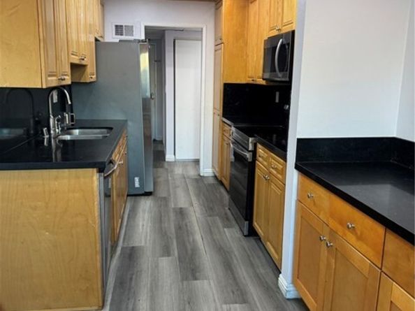 5412 Lindley 110, Encino (los Angeles) CA 91316