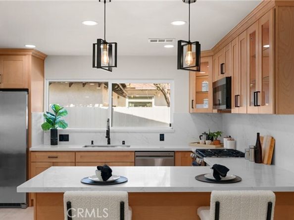 18645 Knapp Street, Northridge (los Angeles) CA 91324