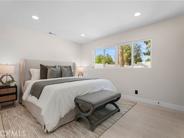 18645 Knapp Street, Northridge (los Angeles) CA 91324