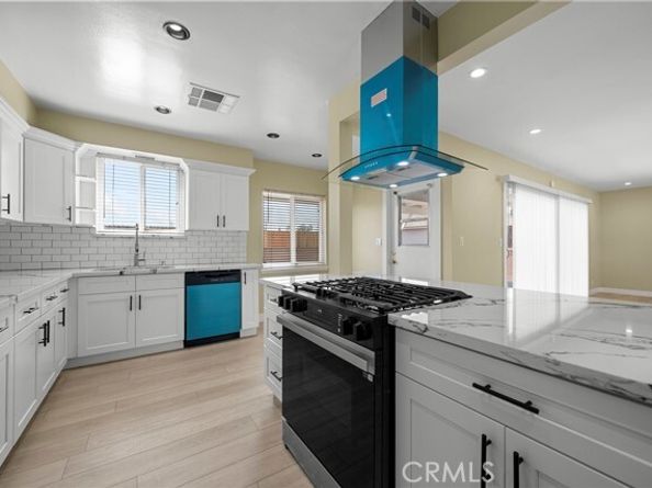 12554 Lorne, North Hollywood (los Angeles) CA 91605
