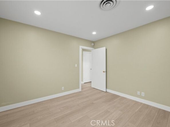 12554 Lorne, North Hollywood (los Angeles) CA 91605