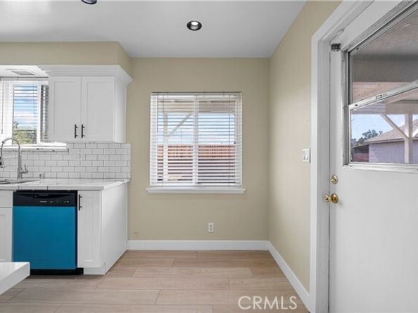 12554 Lorne, North Hollywood (los Angeles) CA 91605