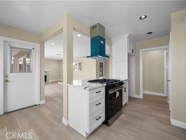 12554 Lorne, North Hollywood (los Angeles) CA 91605