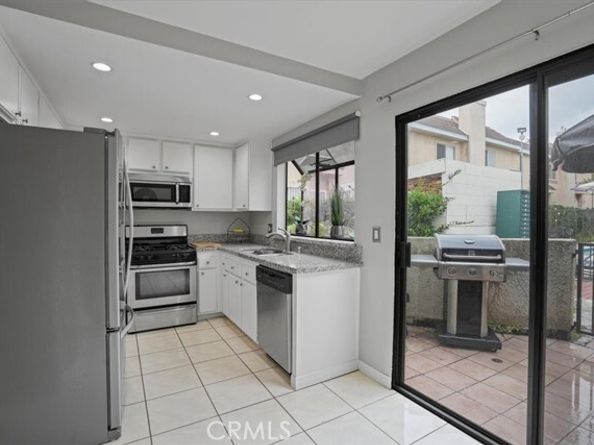 15045 Nordhoff St. 116, North Hills (los Angeles) CA 91343
