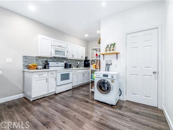 217 Columbia, Los Angeles CA 90026
