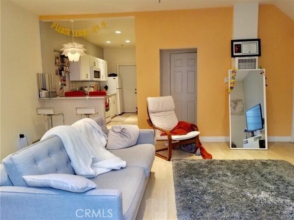 217 Columbia, Los Angeles CA 90026