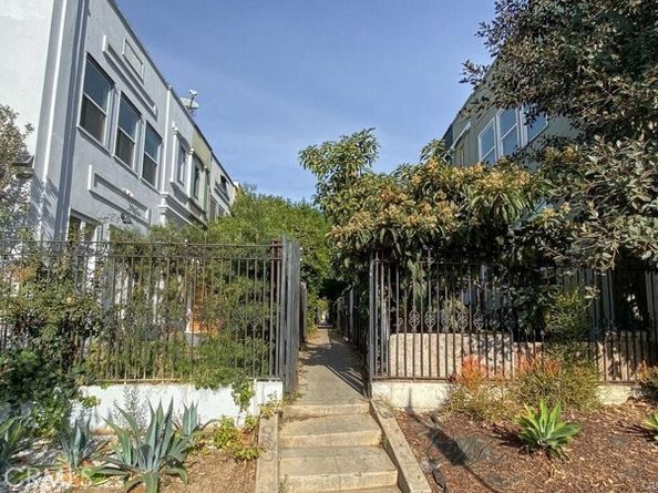 217 Columbia, Los Angeles CA 90026