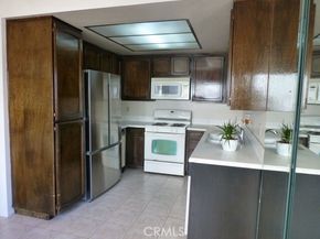 17914 Magnolia Boulevard 127, Encino (los Angeles) CA 91316