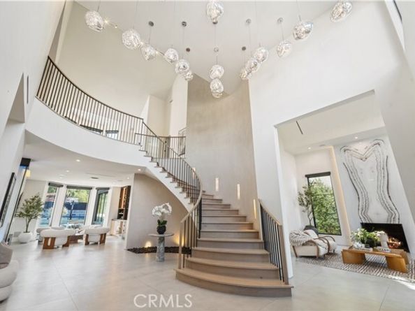 20620 Chatsboro Drive, Woodland Hills (los Angeles) CA 91364