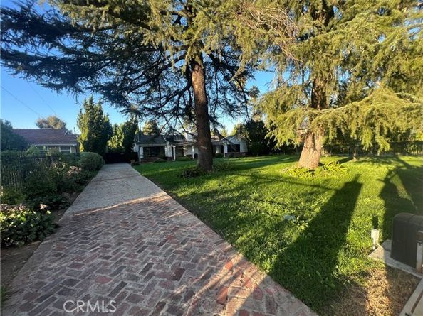 23003 Mariano Street, Woodland Hills (los Angeles) CA 91367