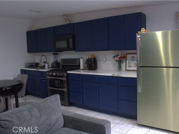 11625 Gladstone Avenue, Sylmar (los Angeles) CA 91342
