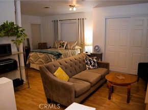 8410 Beckford, Northridge (los Angeles) CA 91324