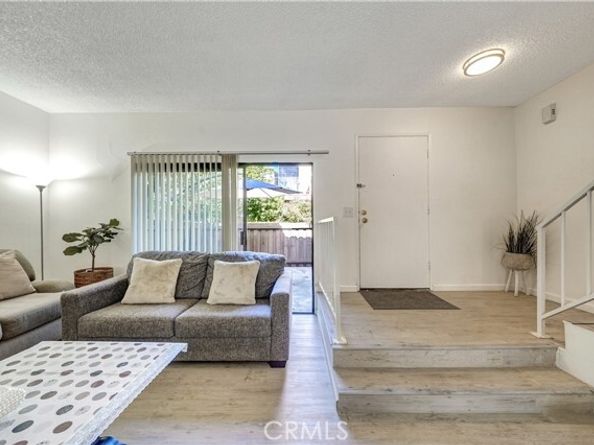 15053 Sherman Way C, Van Nuys (los Angeles) CA 91405