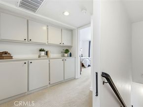4821 Riverton 2, North Hollywood (los Angeles) CA 91601