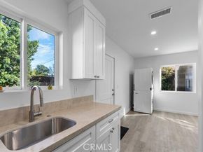 23032 Mobile, West Hills (los Angeles) CA 91307