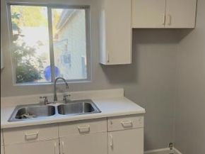 1104 N Lake Avenue, Pasadena CA 91104