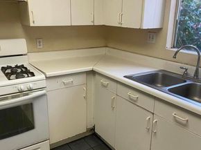 1104 N Lake Avenue, Pasadena CA 91104