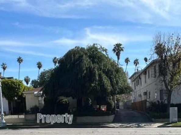 1104 N Lake Avenue, Pasadena CA 91104