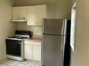 1104 N Lake Avenue, Pasadena CA 91104