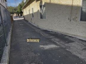 1104 N Lake Avenue, Pasadena CA 91104