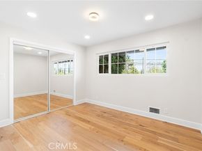 18311 Chase Street, Northridge (los Angeles) CA 91325
