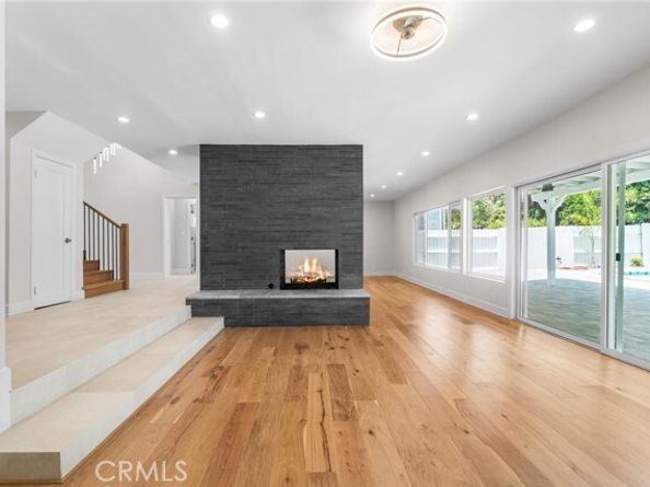 18311 Chase Street, Northridge (los Angeles) CA 91325