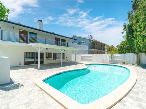 18311 Chase Street, Northridge (los Angeles) CA 91325