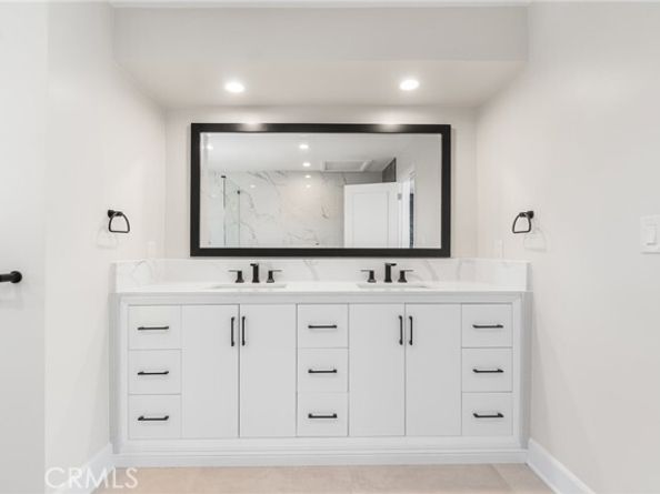 18311 Chase Street, Northridge (los Angeles) CA 91325