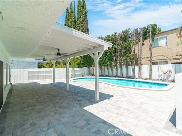 18311 Chase Street, Northridge (los Angeles) CA 91325