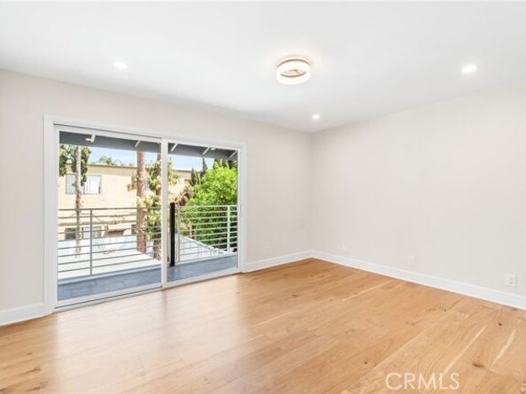 18311 Chase Street, Northridge (los Angeles) CA 91325