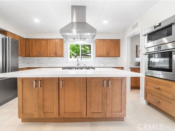 18311 Chase Street, Northridge (los Angeles) CA 91325