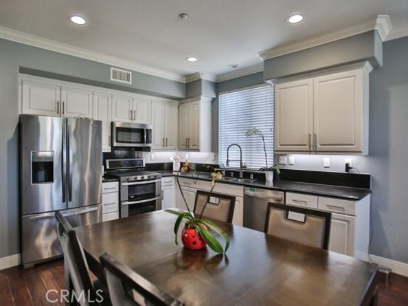 264 blue sky dr, Tustin CA 92782